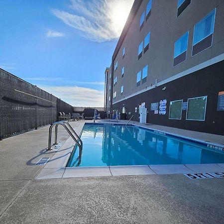 La Quinta Inn & Suites By Wyndham - Red Oak Tx Ih-35E Exterior photo